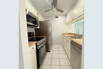 9466  Boca Cove Cir 305, Boca Raton, FL 33428 - Photo 12