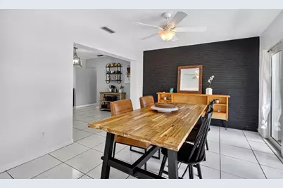 7641 NW 6th Ct, Pembroke Pines, FL 33024 - Photo 18