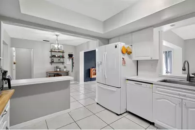 7641 NW 6th Ct, Pembroke Pines, FL 33024 - Photo 14