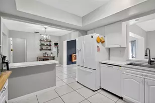 7641 NW 6th Ct, Pembroke Pines, FL 33024 - Photo 14