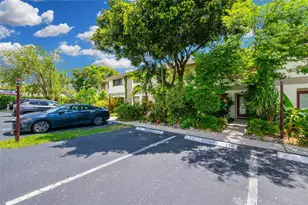 3020 S Oakland Forest Dr, Oakland Park, FL 33309 - Photo 4