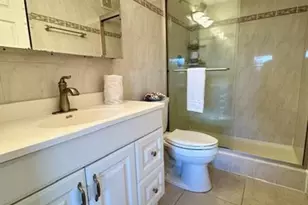 1000 NE 14 Unit, Hallandale Beach, FL 33009 - Photo 4