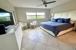 1000 NE 14 Unit, Hallandale Beach, FL 33009 - Photo 4