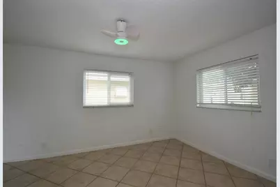 960 NW 49th St, Deerfield Beach, FL 33064 - Photo 22