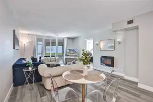 400 SE 10th St, Deerfield Beach, FL 33441 - Photo 14