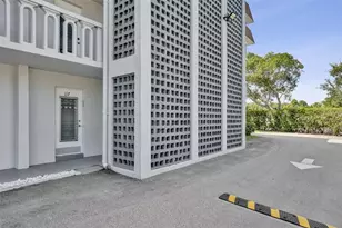 400 SE 10th St, Deerfield Beach, FL 33441 - Photo 46