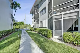 400 SE 10th St, Deerfield Beach, FL 33441 - Photo 34