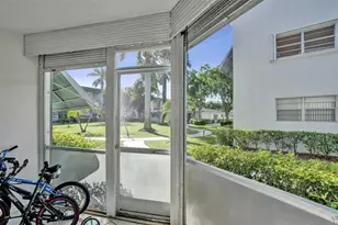 400 SE 10th St, Deerfield Beach, FL 33441 - Photo 32