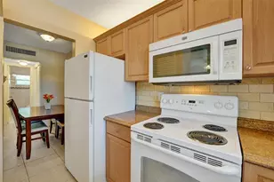 1300 N 12th Ct, Hollywood, FL 33019 - Photo 10