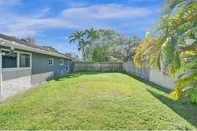 967 NW 89th Ave, Plantation, FL 33324 - Photo 20