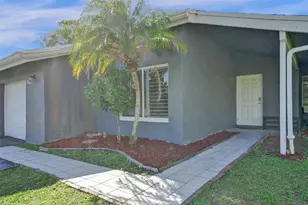 967 NW 89th Ave, Plantation, FL 33324 - Photo 2