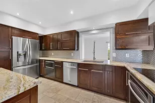 2110 NE 56th St, Fort Lauderdale, FL 33308 - Photo 14