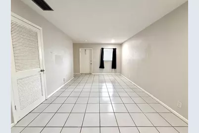 511 W Kalmia Dr, Unit #10, Lake Park, FL 33403 - Photo 6