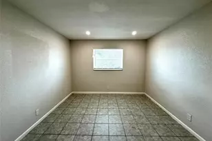 511 W Kalmia Dr, Lake Park, FL 33403 - Photo 8