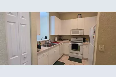 8314  Lagos De Campo Blvd, Tamarac, FL 33321 - Photo 6