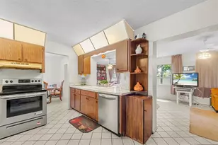 8604 NW 57th Ct, Tamarac, FL 33321 - Photo 8