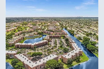 9660  Sunrise Lakes Blvd, Unit #301, Sunrise, FL 33322 - Photo 2