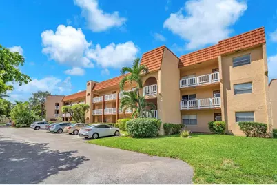 9301  Sunrise Lakes Blvd, Unit #207, Sunrise, FL 33322 - Photo 1