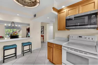 9301  Sunrise Lakes Blvd, Unit #207, Sunrise, FL 33322 - Photo 8