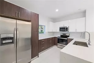 324 SW 14th Ct, Fort Lauderdale, FL 33315 - Photo 4