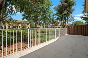 816 W Village Cir, Davie, FL 33325 - Photo 22