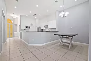 816 W Village Cir, Davie, FL 33325 - Photo 6