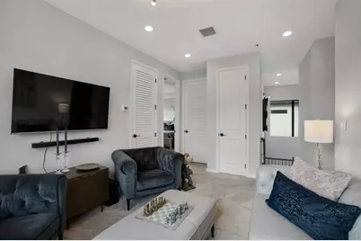 4445  Silverwood Ln S, Fort Lauderdale, FL 33309 - Photo 12