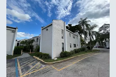 4463  Treehouse Ln, Unit #H, Tamarac, FL 33319 - Photo 2