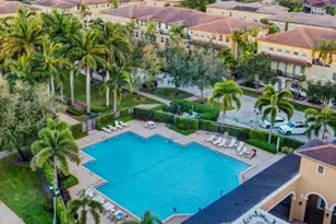 817 SW 147th Ave, Pembroke Pines, FL 33027 - Photo 6