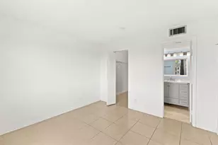 2106 S Cypress Bend Dr, Pompano Beach, FL 33069 - Photo 14