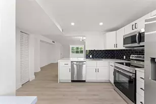 441 NE 195th St, Miami, FL 33179 - Photo 8