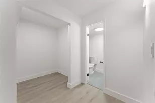 441 NE 195th St, Miami, FL 33179 - Photo 16