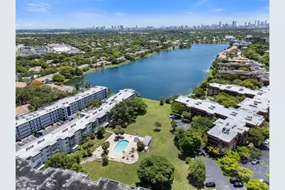 441 NE 195th St, Unit #302, Miami, FL 33179 - Photo 28