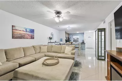 395  Bennington Ln, Unit #0, Lake Worth, FL 33467 - Photo 12