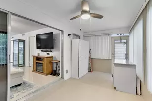 395 Bennington Ln, Lake Worth, FL 33467 - Photo 14