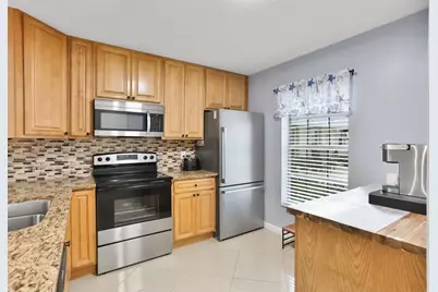 395  Bennington Ln, Unit #0, Lake Worth, FL 33467 - Photo 6