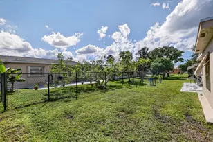 9806 NW 71st St, Tamarac, FL 33321 - Photo 34