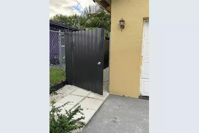 1136 NW 5th Ct, Fort Lauderdale, FL 33311 - Photo 18