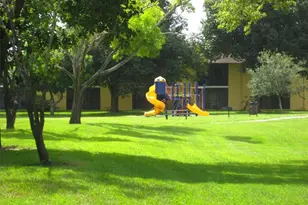 704 Meadows Cir, Boynton Beach, FL 33436 - Photo 16