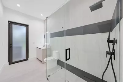 8795  Valencia Ct, Parkland, FL 33067 - Photo 22