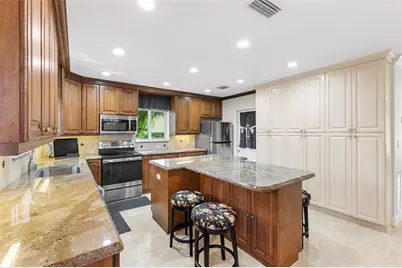 7237 E Tropical Way, Plantation, FL 33317 - Photo 4