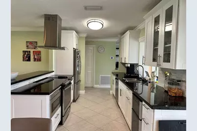 9208 NW 80th St, Tamarac, FL 33321 - Photo 14