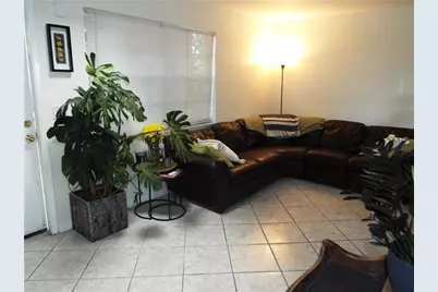 898 NE 39th St, Oakland Park, FL 33334 - Photo 6