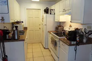 898 NE 39th St, Oakland Park, FL 33334 - Photo 14