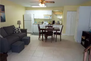 898 NE 39th St, Oakland Park, FL 33334 - Photo 10