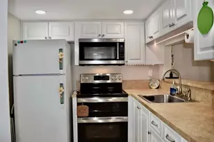 9201 Lime Bay Blvd, Tamarac, FL 33321 - Photo 4