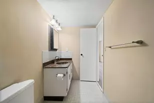 800 Parkview Dr, Hallandale Beach, FL 33009 - Photo 22