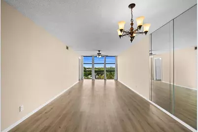 800  Parkview Dr, Unit #625, Hallandale Beach, FL 33009 - Photo 2
