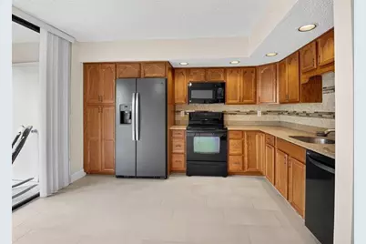 5370  Las Verdes Cr, Unit #319, Delray Beach, FL 33484 - Photo 12