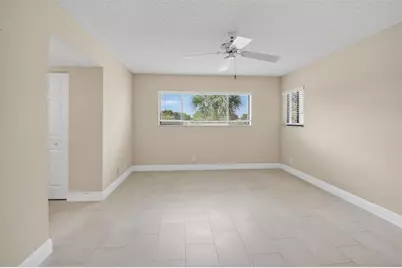 5370  Las Verdes Cr, Unit #319, Delray Beach, FL 33484 - Photo 18